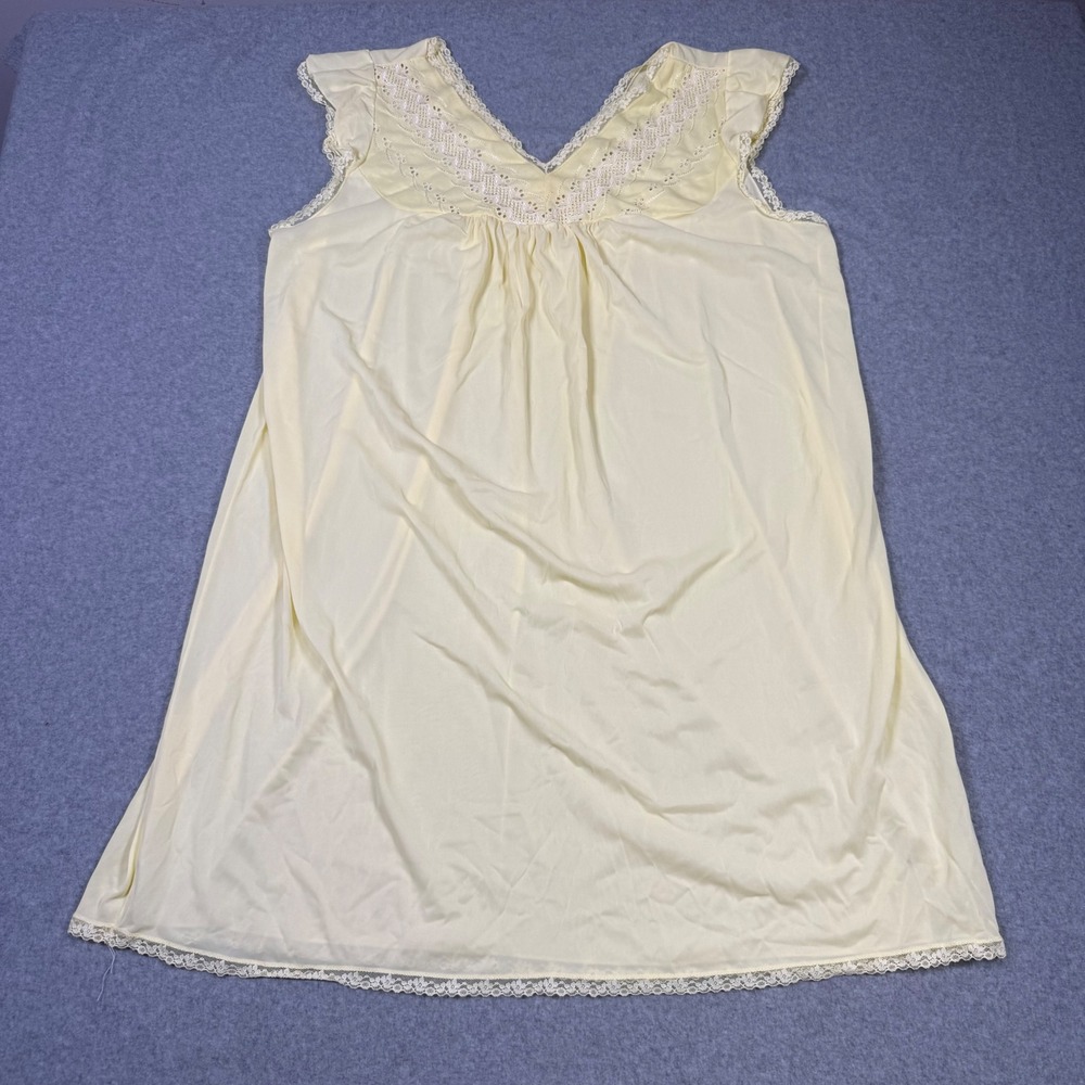 Vintage Yellow Sleeveless Nightgown Floral Eyelet Lace Trim V-Neck Sleepwear